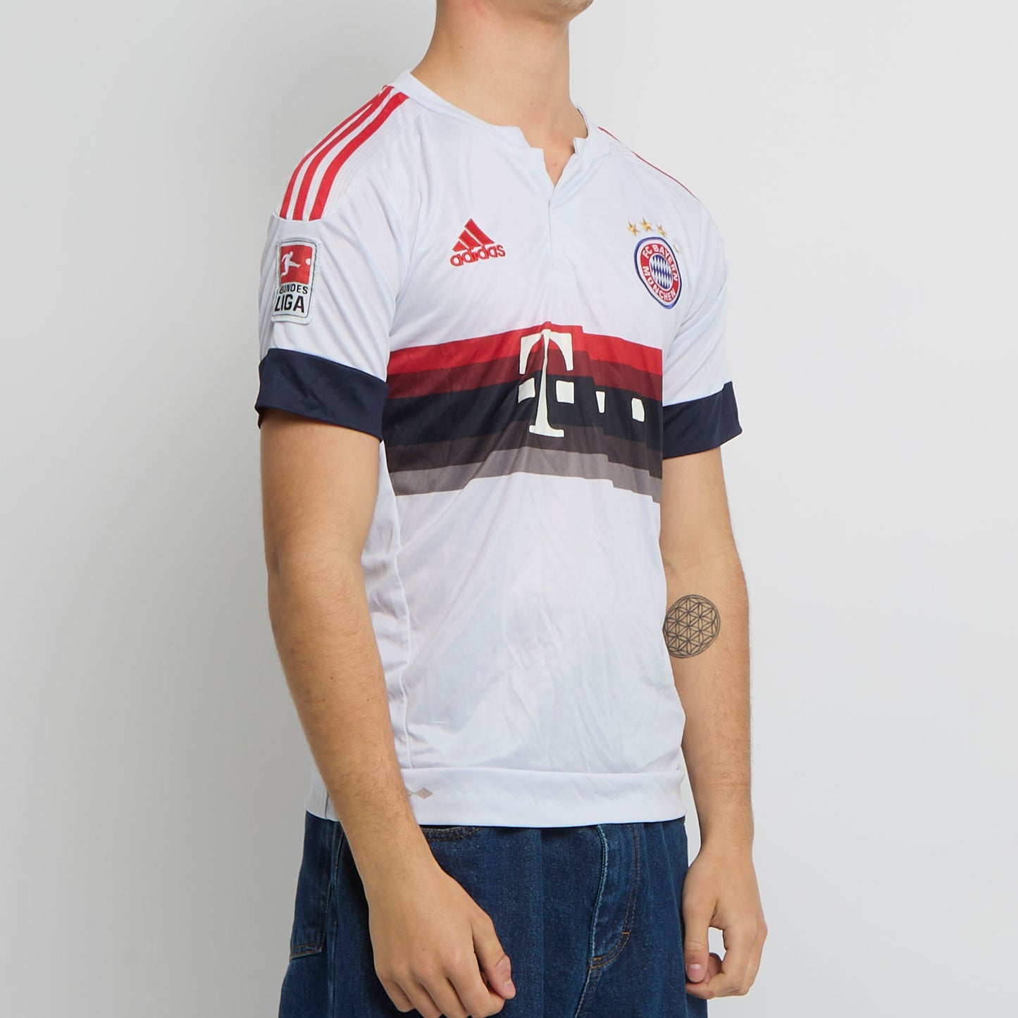 Adidas Bayern Munich Logo Football Shirt - M