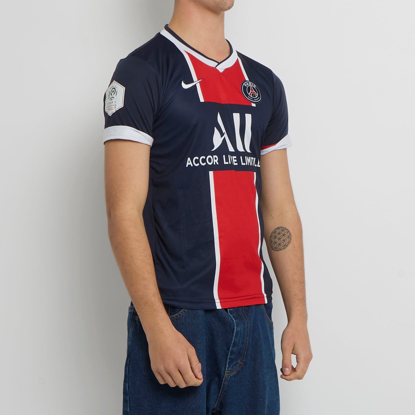 Nike PSG Logo Football Shirt - S