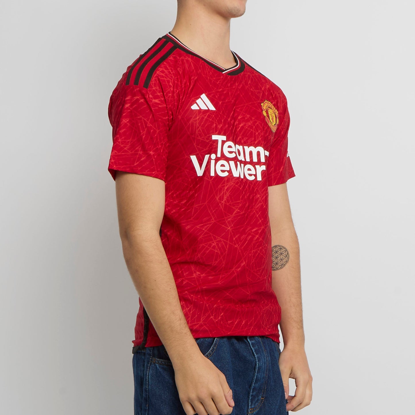 Adidas Man United Logo Football Shirt - S