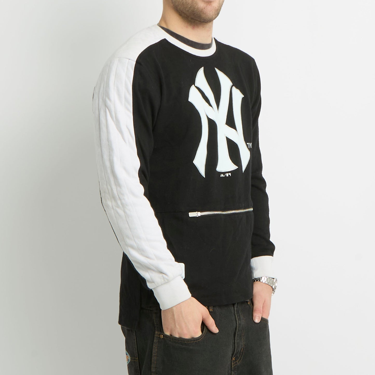 Majestic Yankees Embroided Crewneck Sweater - M