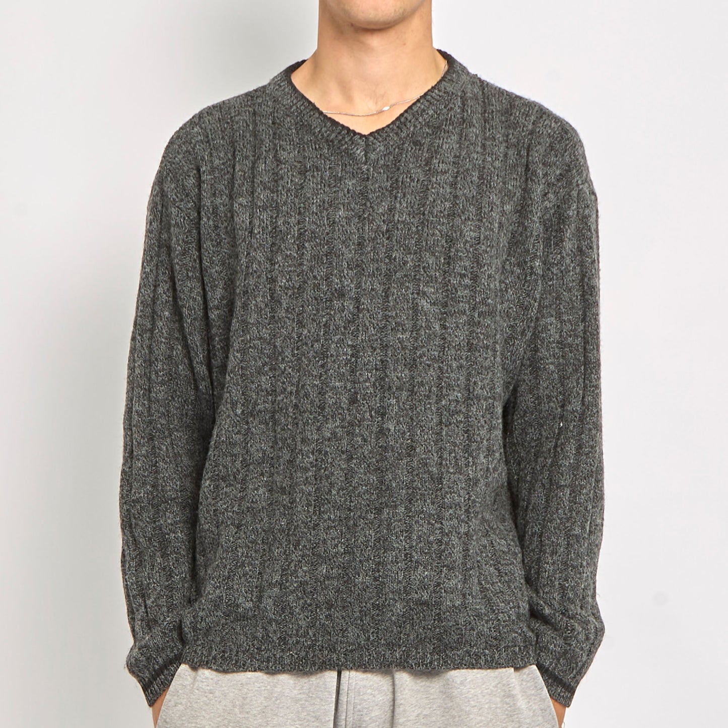 LEE Chunky Knit V-Neck Sweater- L