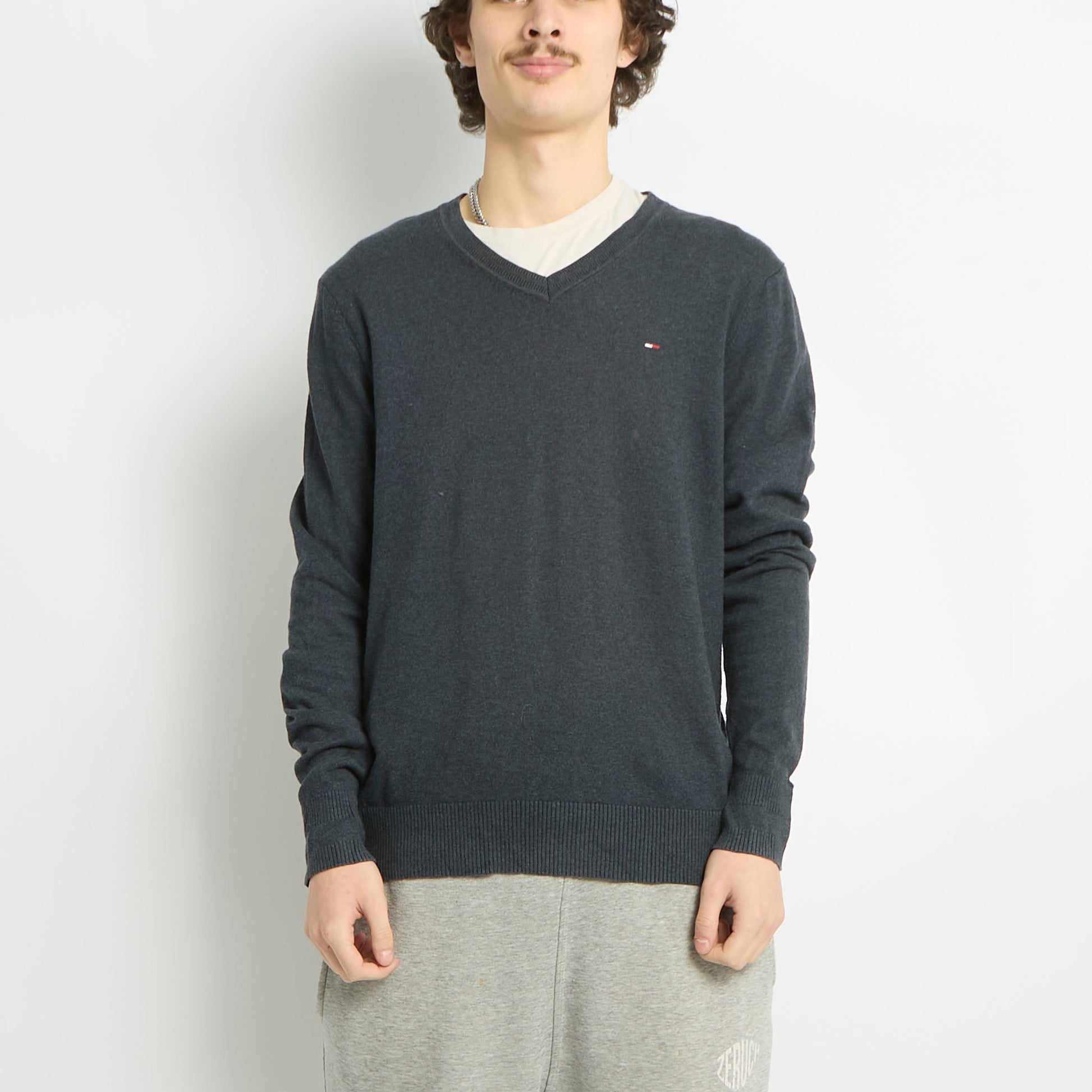 Tommy Hilfiger V-Neck Sweater - L