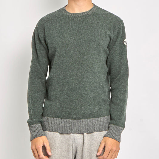 Fine Knitted Contrast Hem Sweater- M