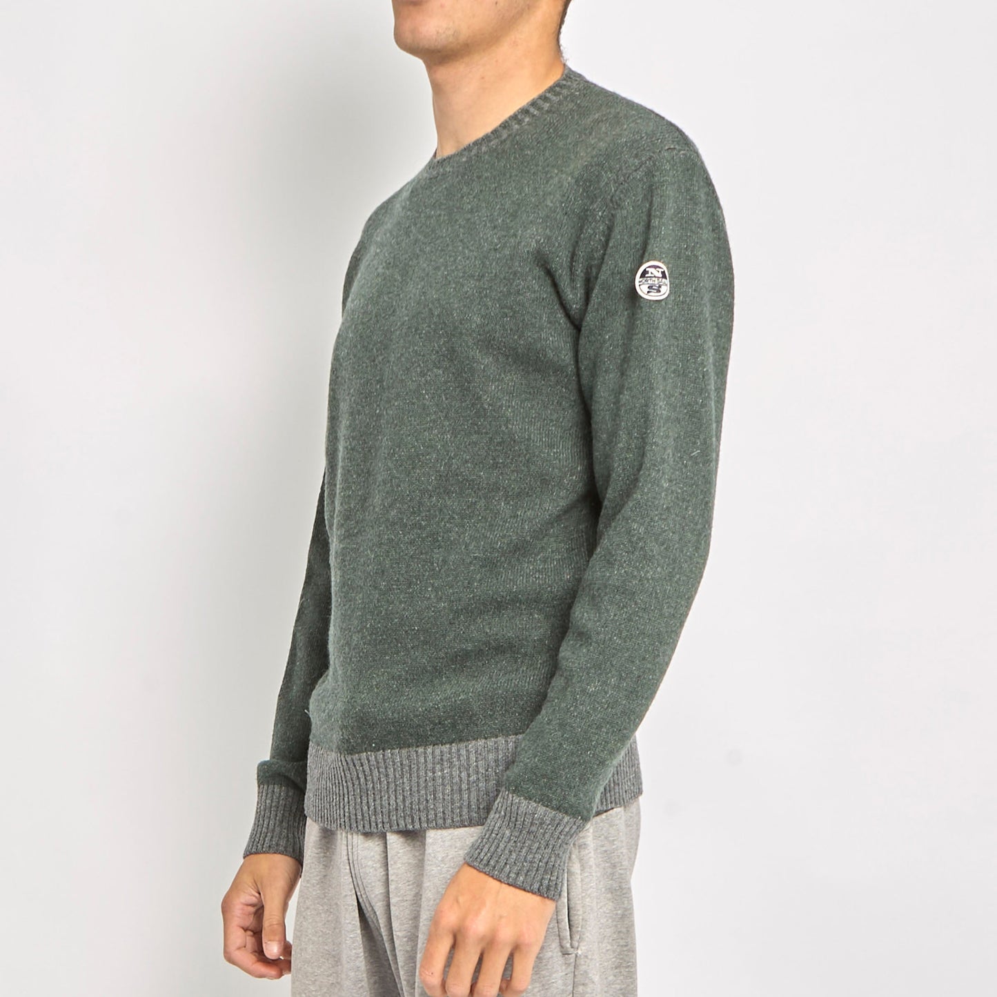 Fine Knitted Contrast Hem Sweater- M