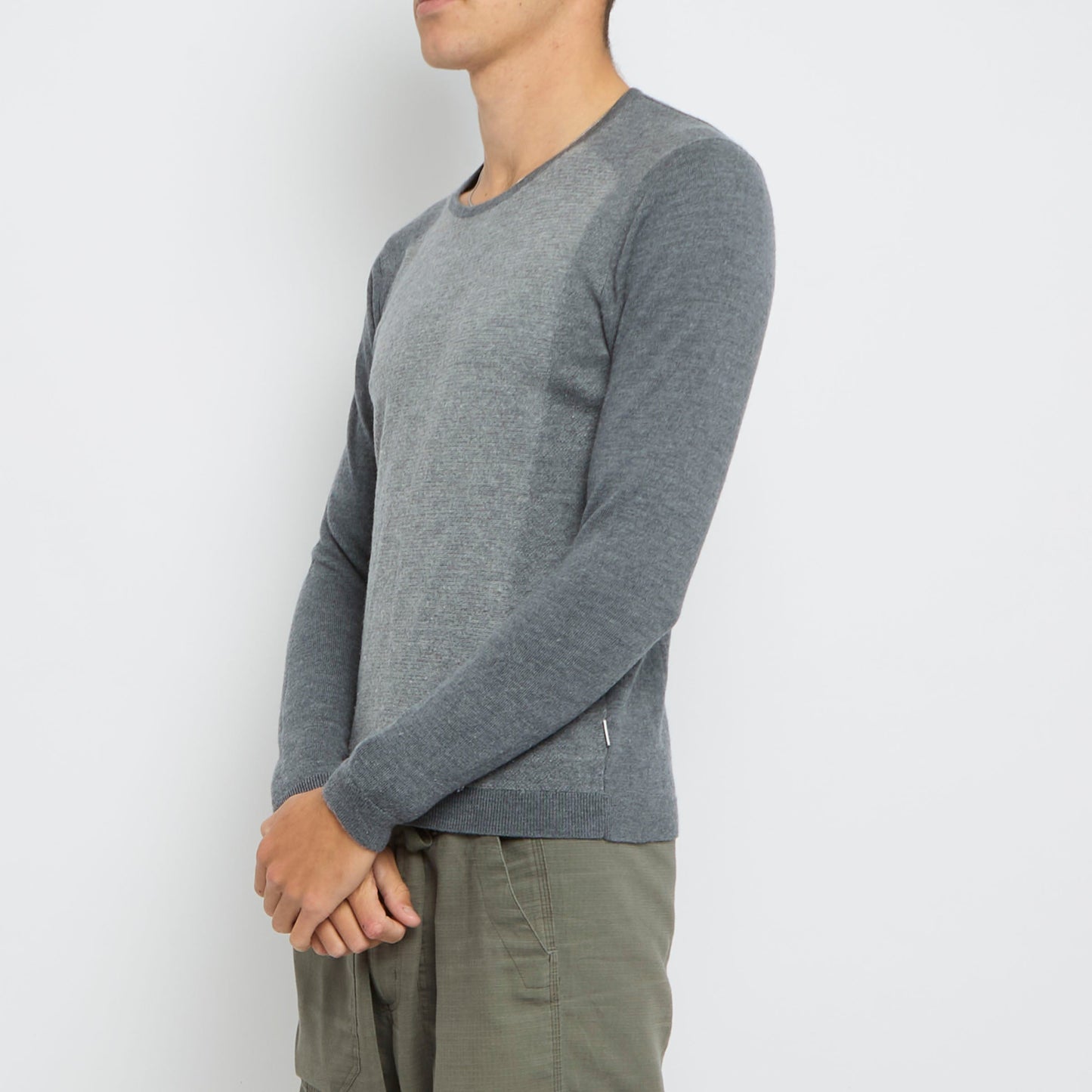 Calvin Klein Round Neck Fine Knit Sweater - M