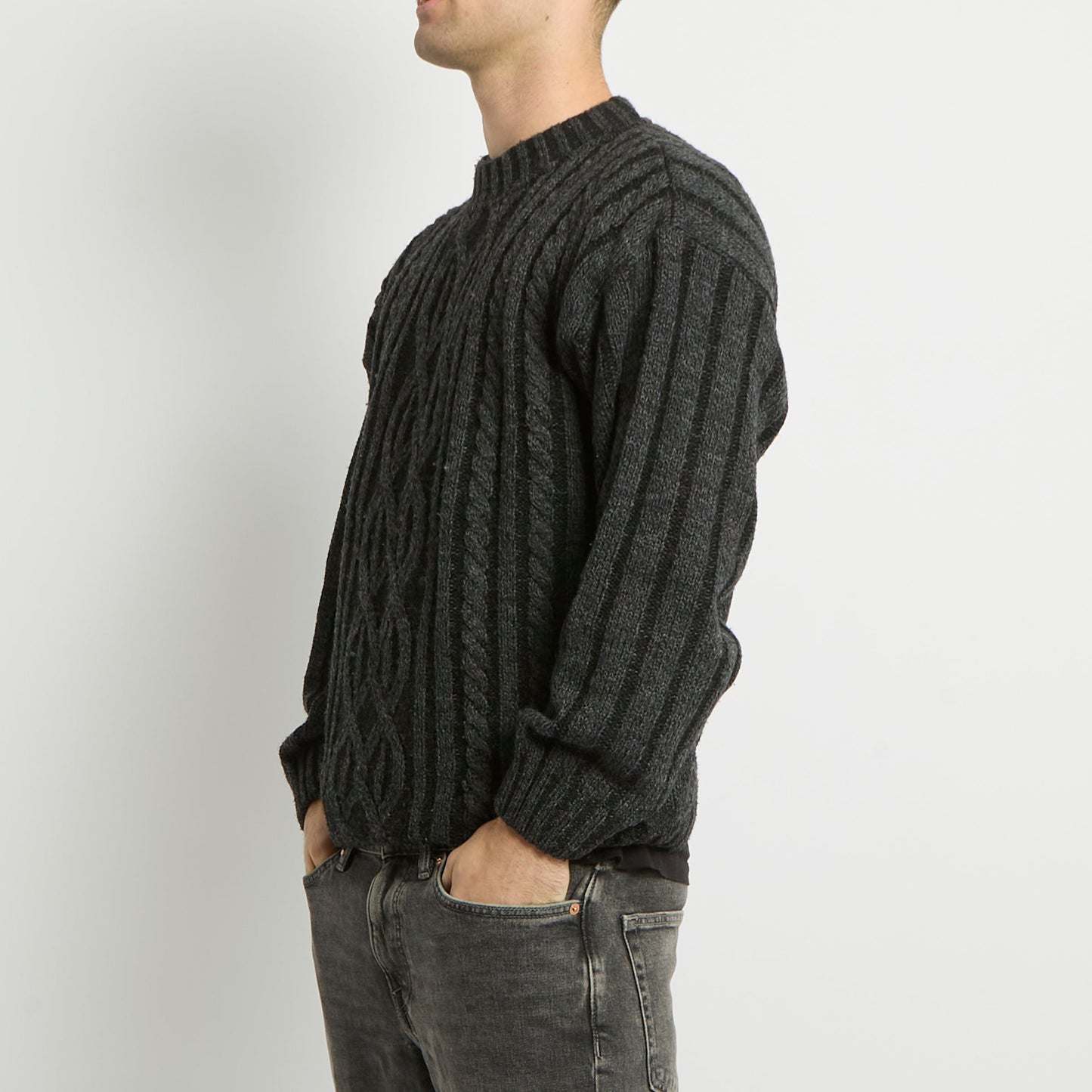 Crewneck Heavy Cableknit Sweater - M