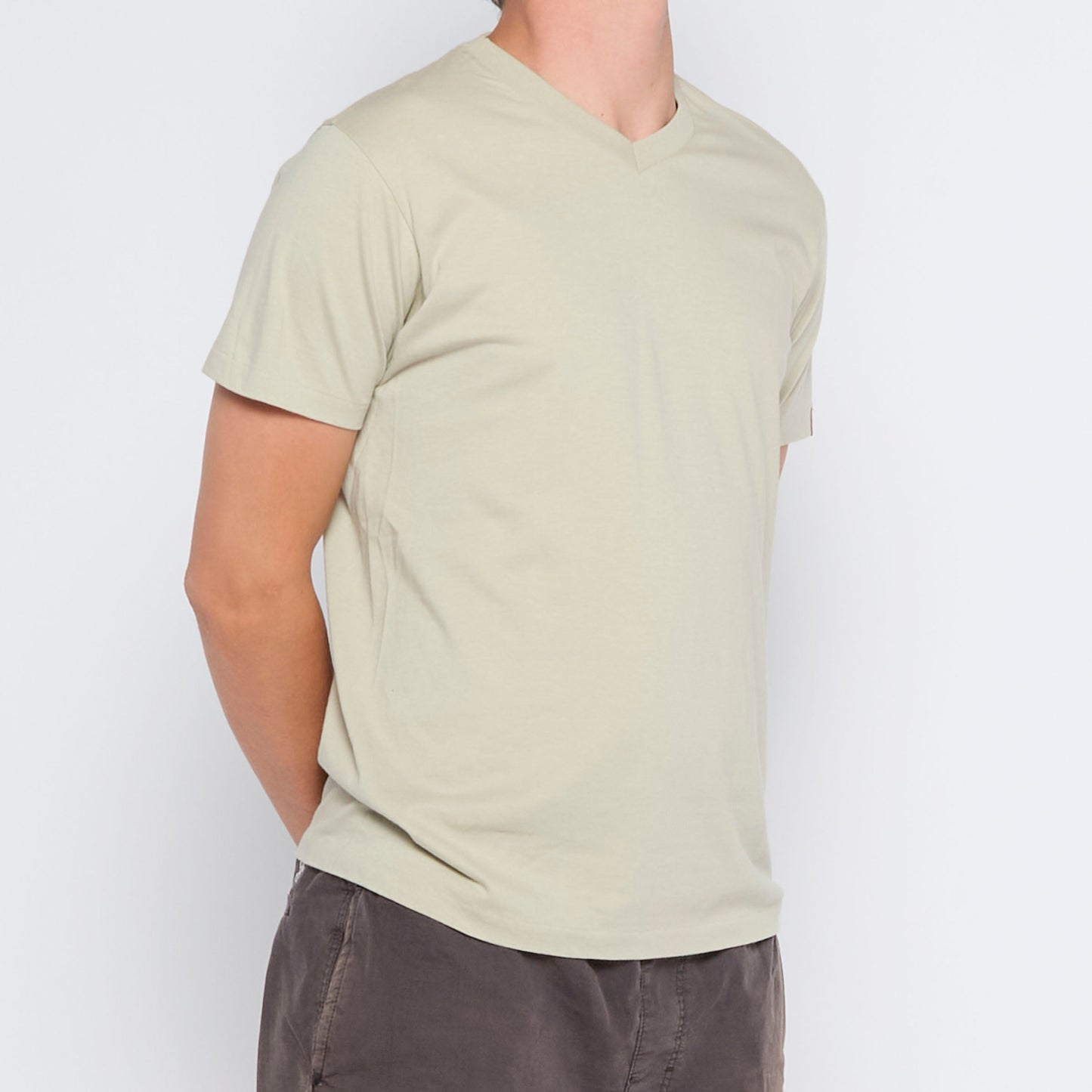 Levis V-Neck T-shirt - L