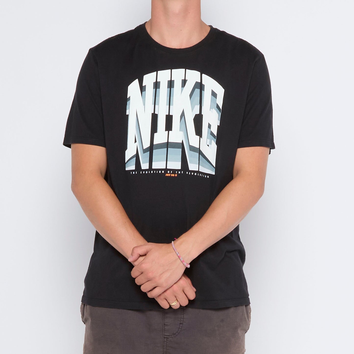 Nike Graphic T-shirt - L