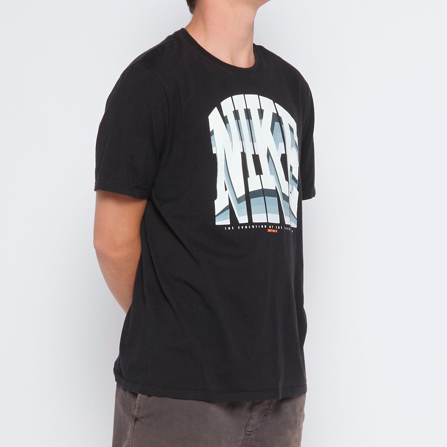 Nike Graphic T-shirt - L