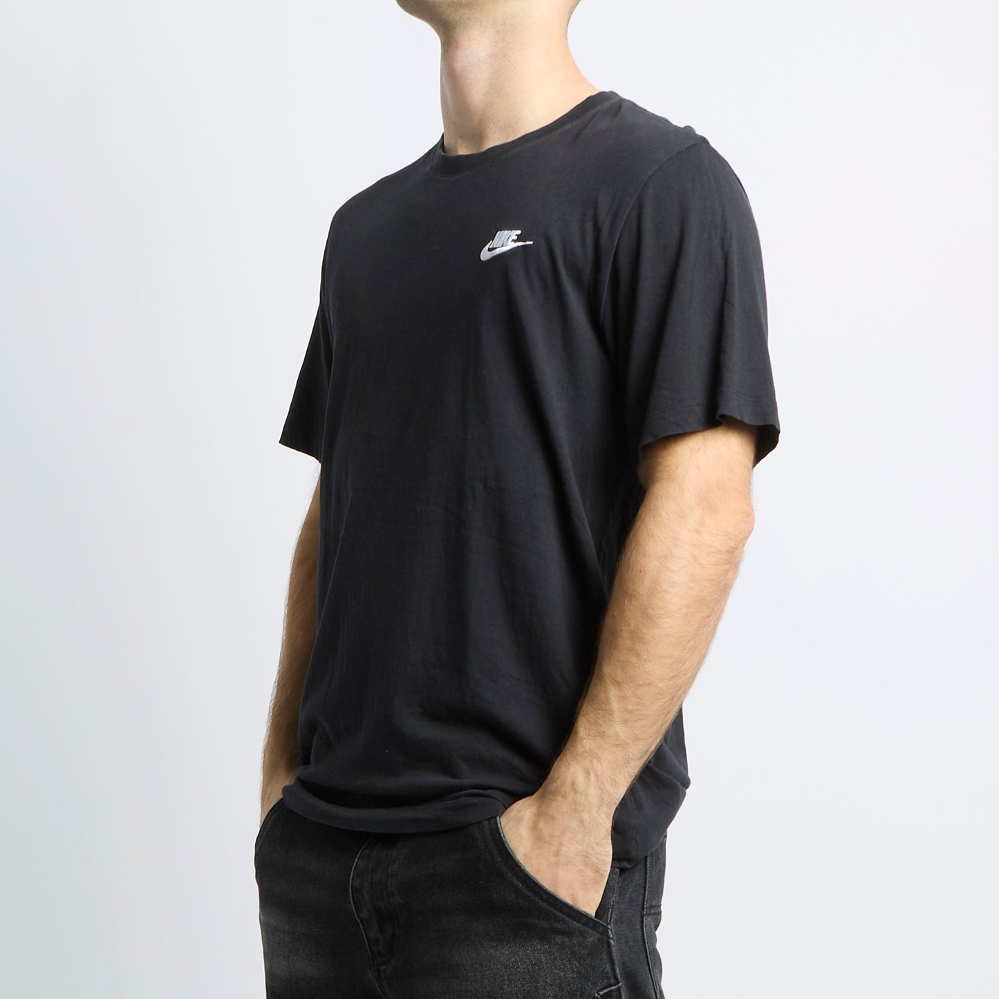 Nike Logo Embroided T-shirt - L