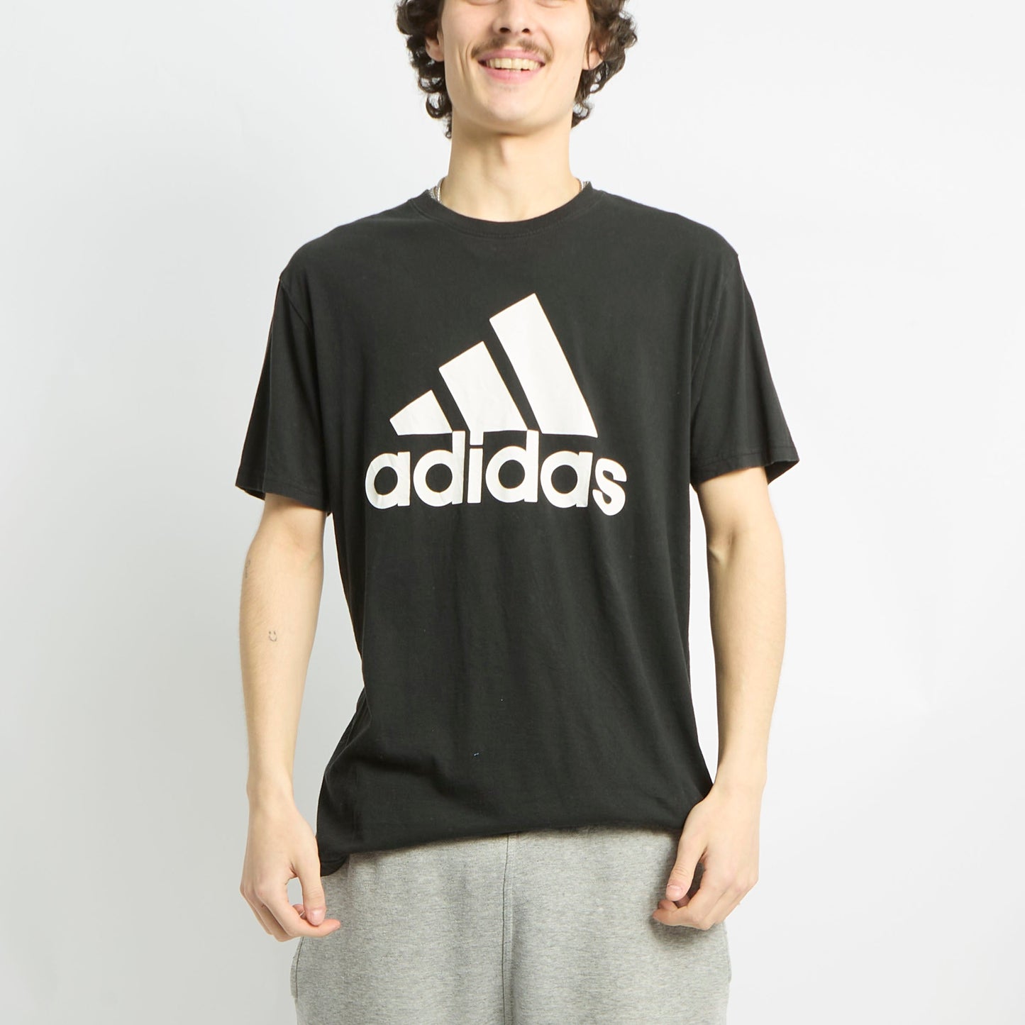 Adidas T-shirt - L