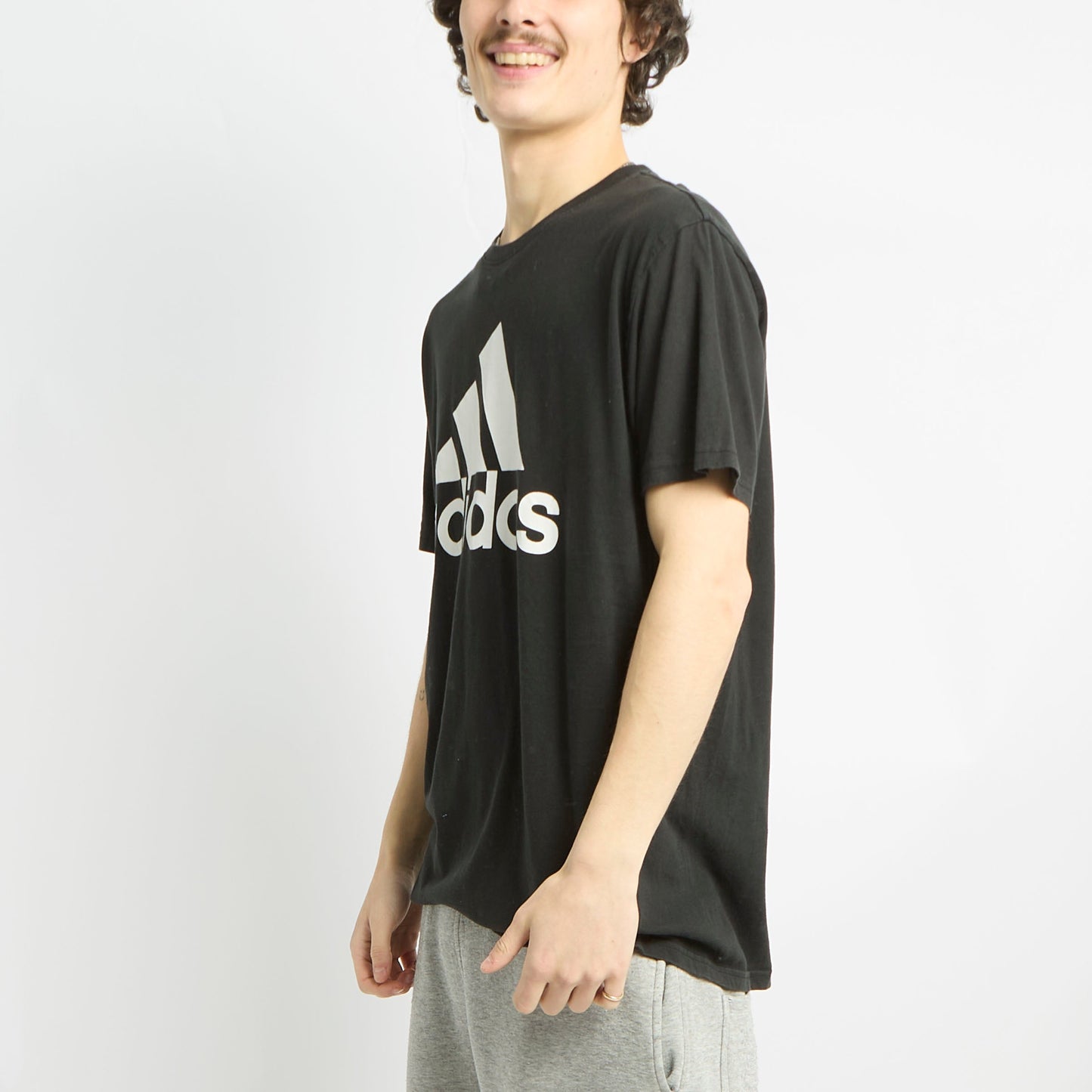 Adidas T-shirt - L