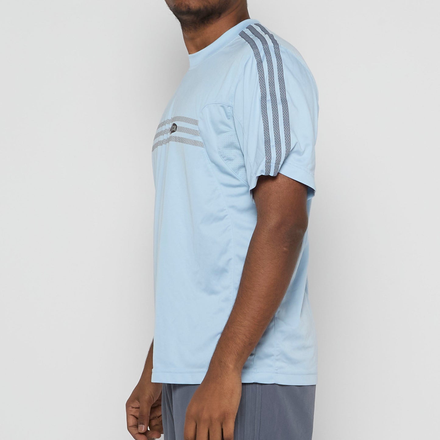 Adidas T-shirt - L