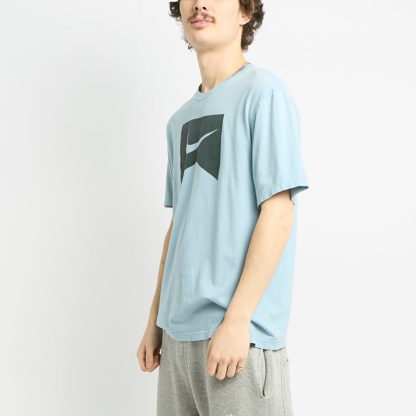 Nike T-shirt - L