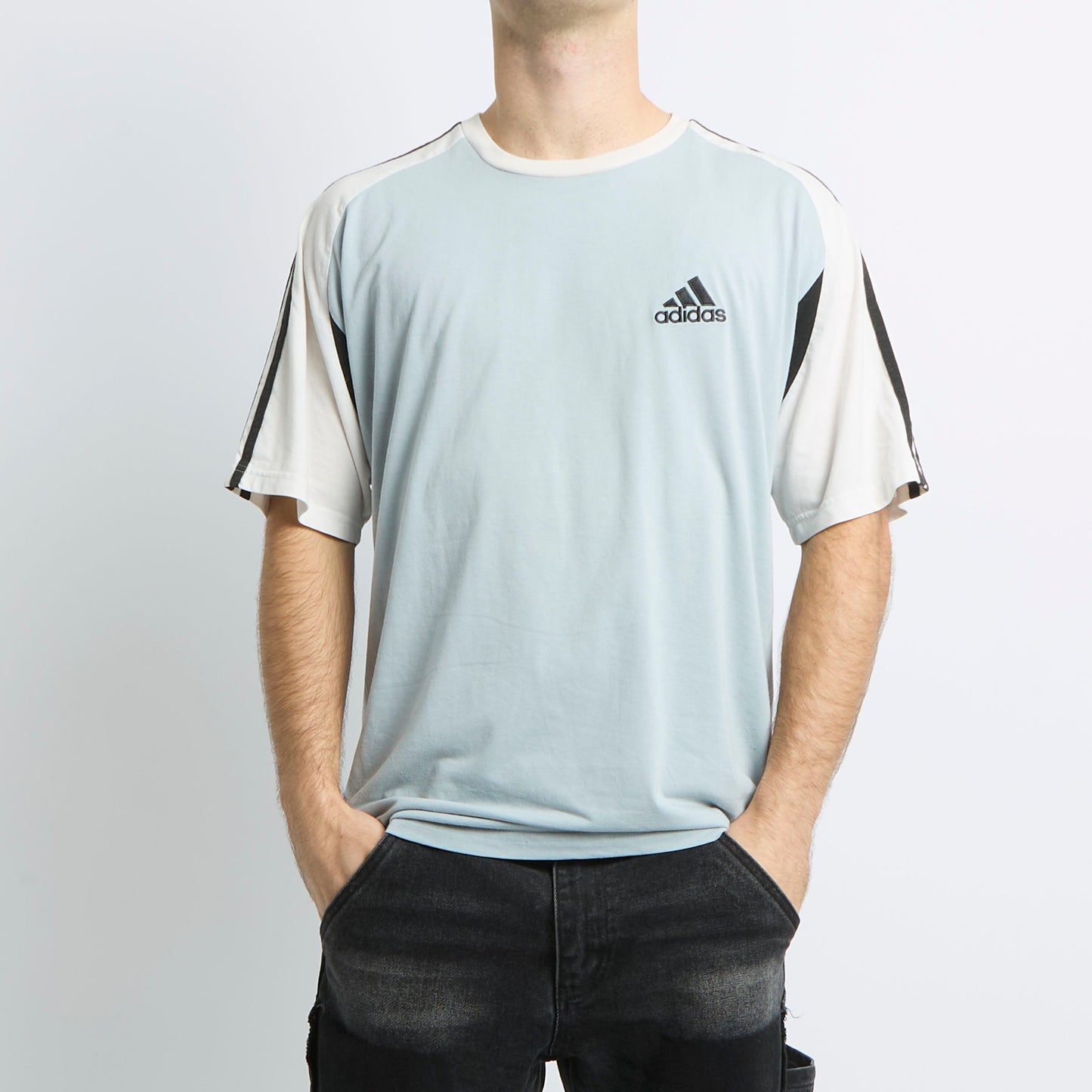 Adidas T-shirt - L