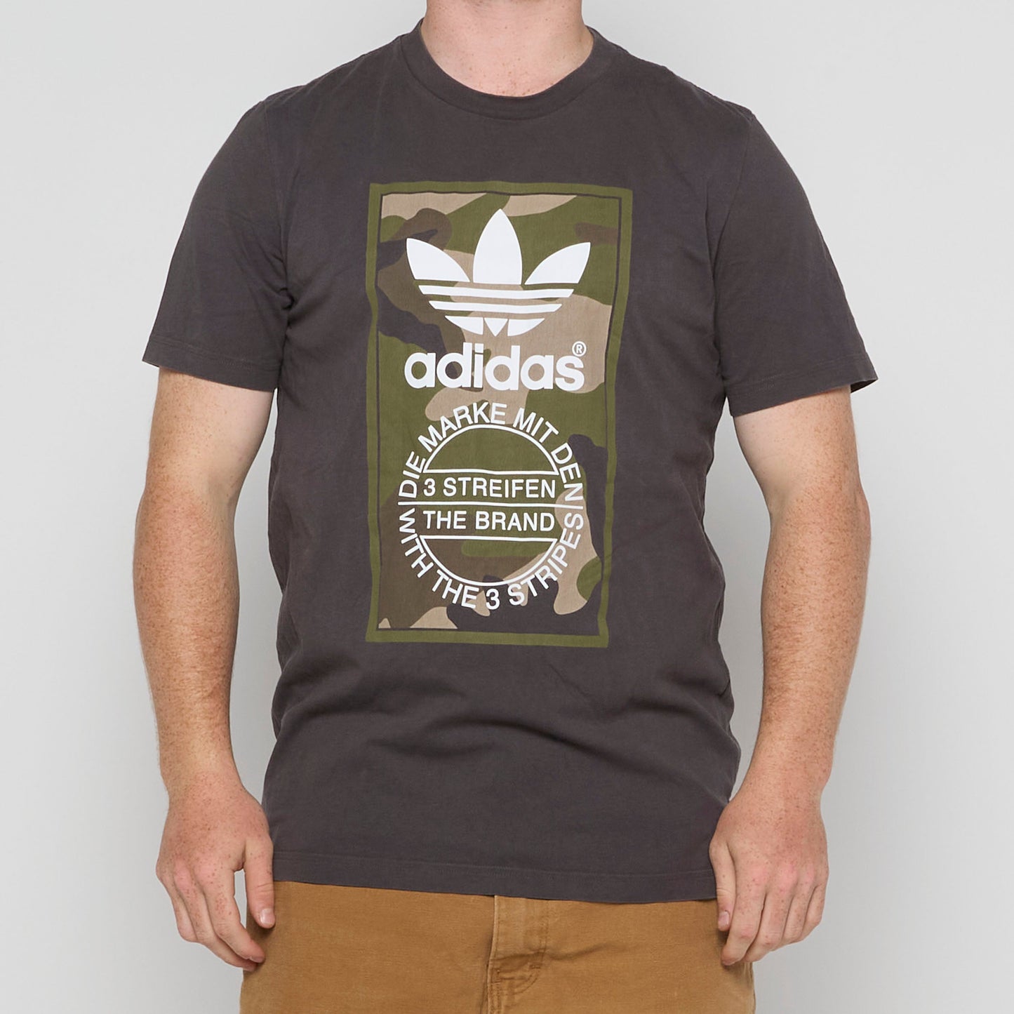 Adidas T-shirt - L