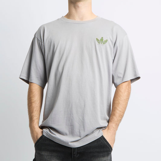 Adidas Graphic T-shirt - L