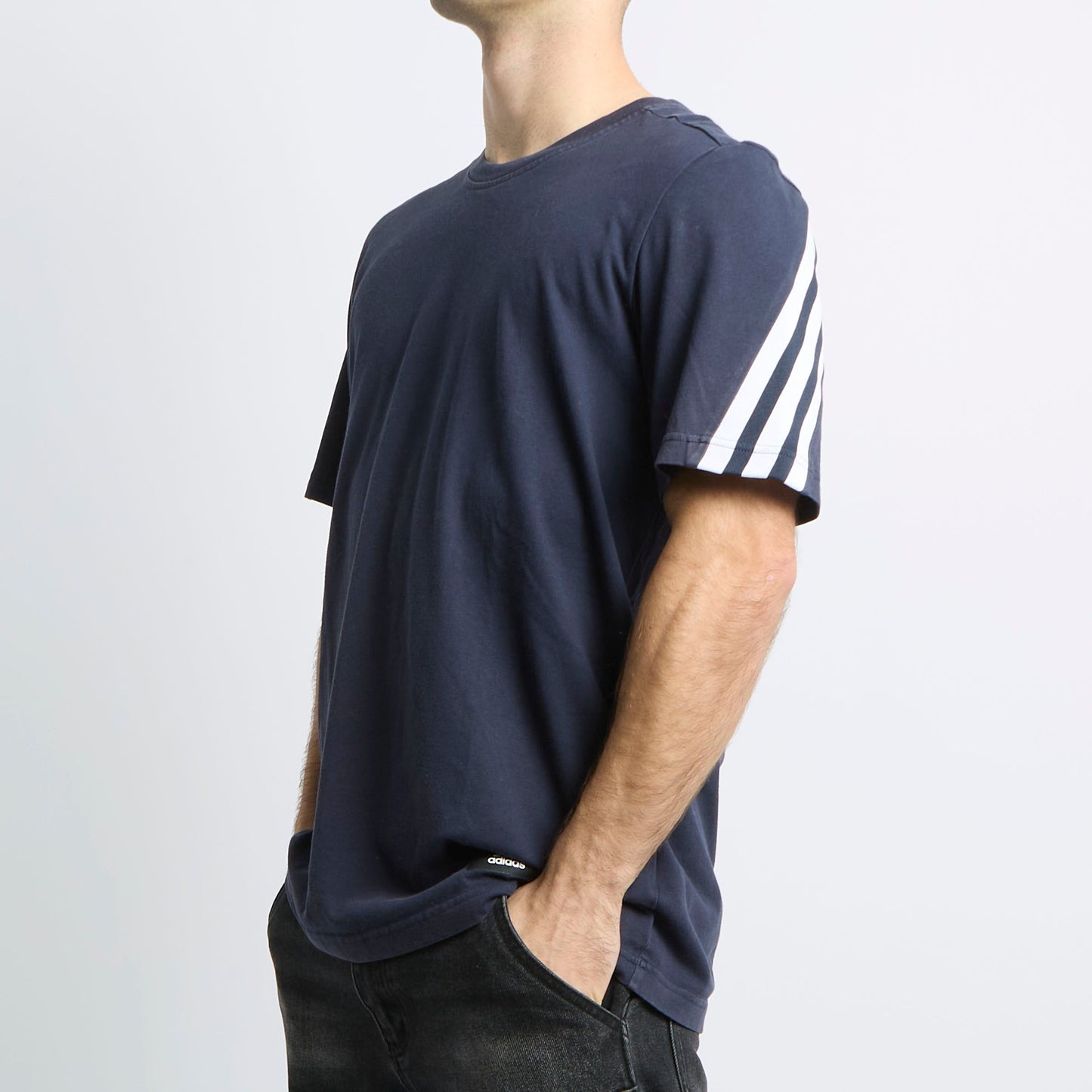 Adidas T-shirt - L