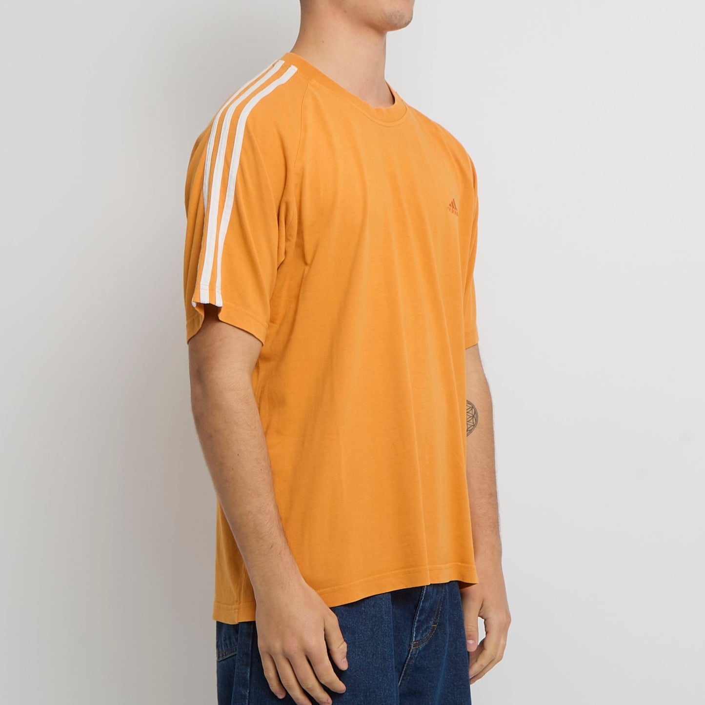 Adidas T-shirt - L