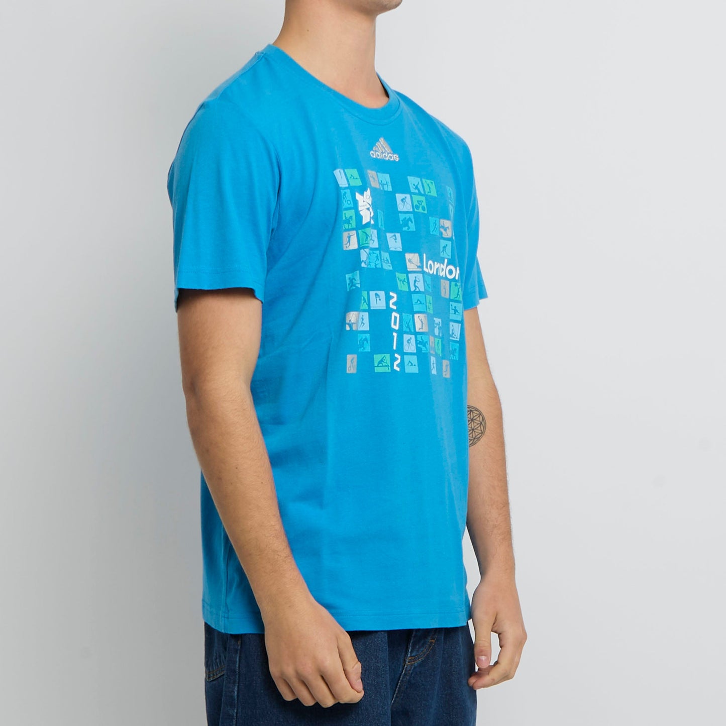 Adidas Logo Graphic T-shirt - M