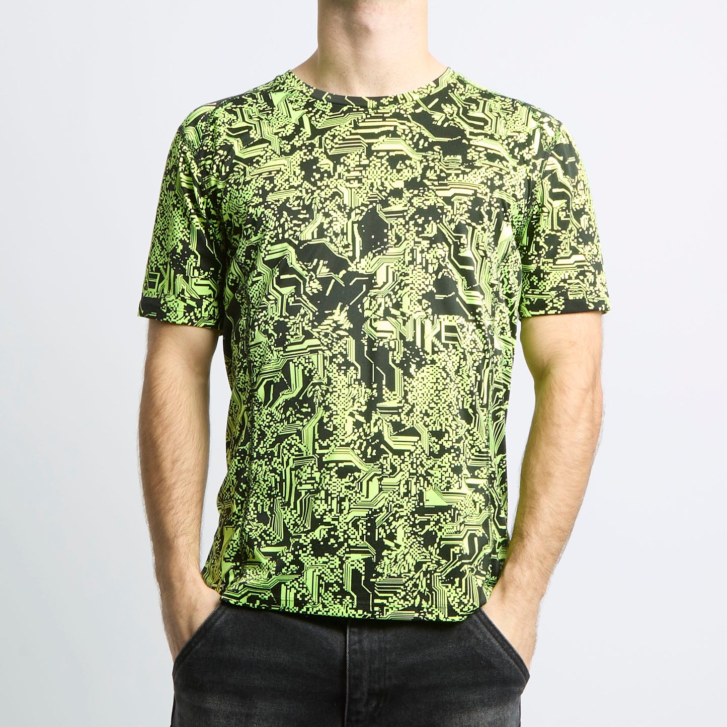 Nike Graphic T-shirt - M