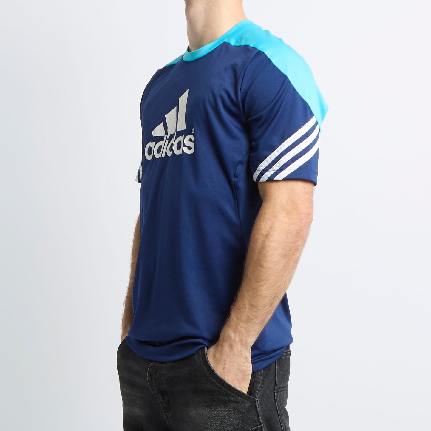 Adidas T-shirt - M