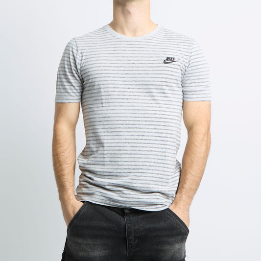 Nike Striped T-shirt - S