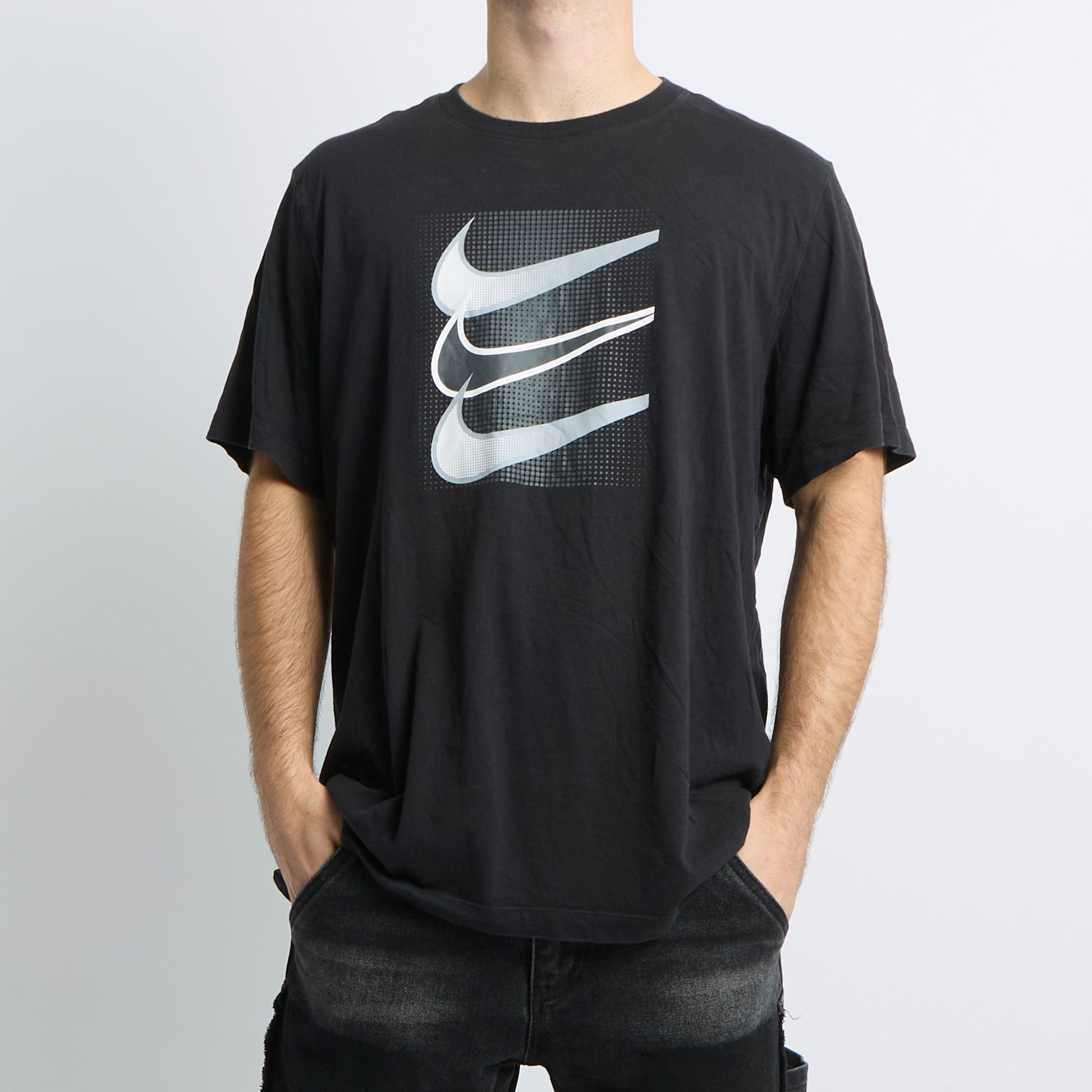 Nike Graphic T-shirt - XL