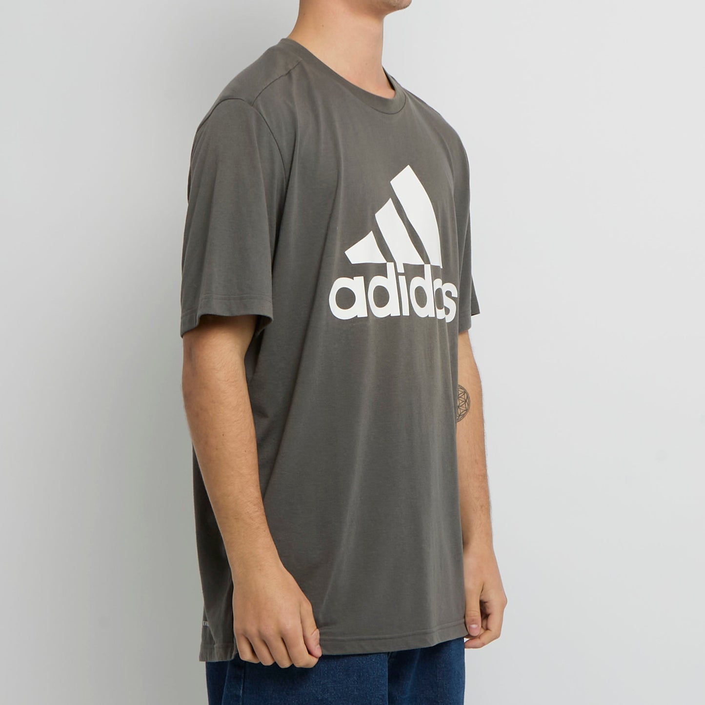 Adidas Logo T-shirt - XL