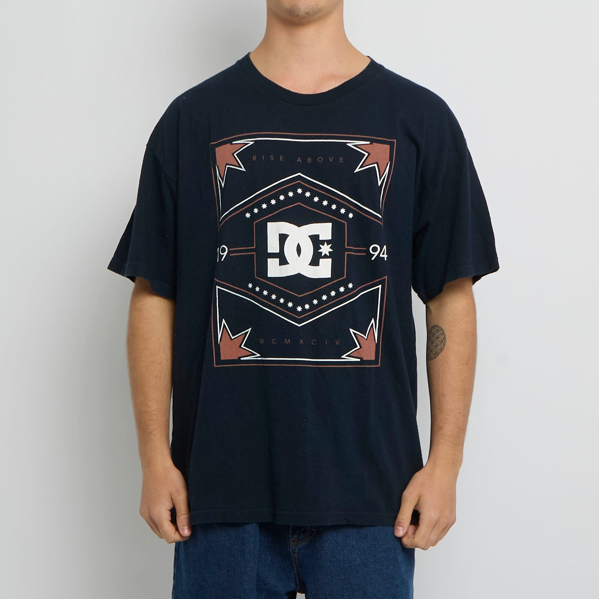 DC Graphic T-shirt - XL