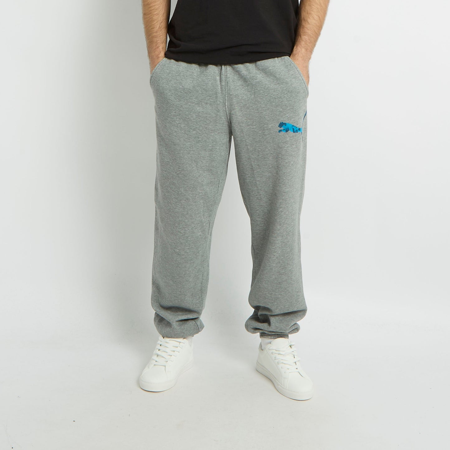 Puma Logo Joggers - M