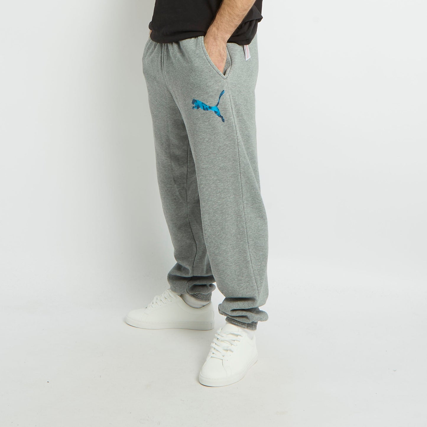 Puma Logo Joggers - M