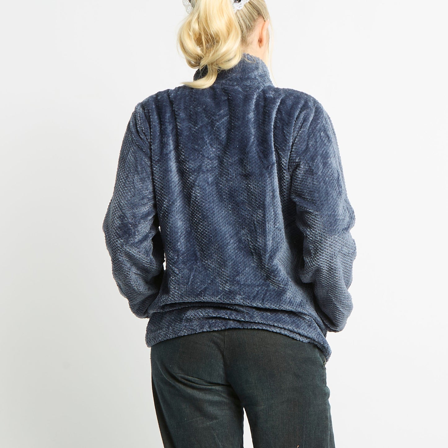 Textured Soft Fleece With Front Pocket - L