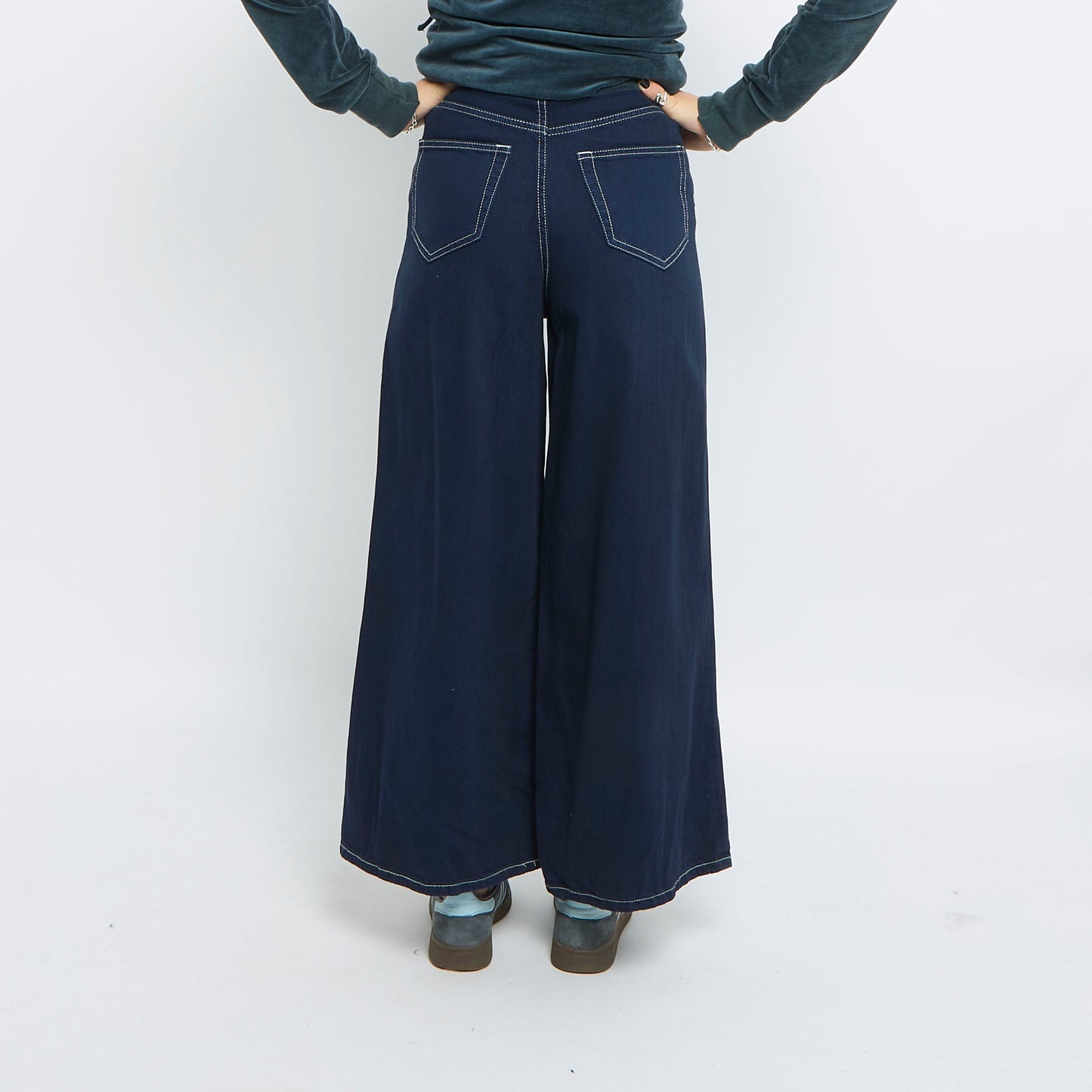 Contrast Stitch Wide Leg Jeans - UK 6