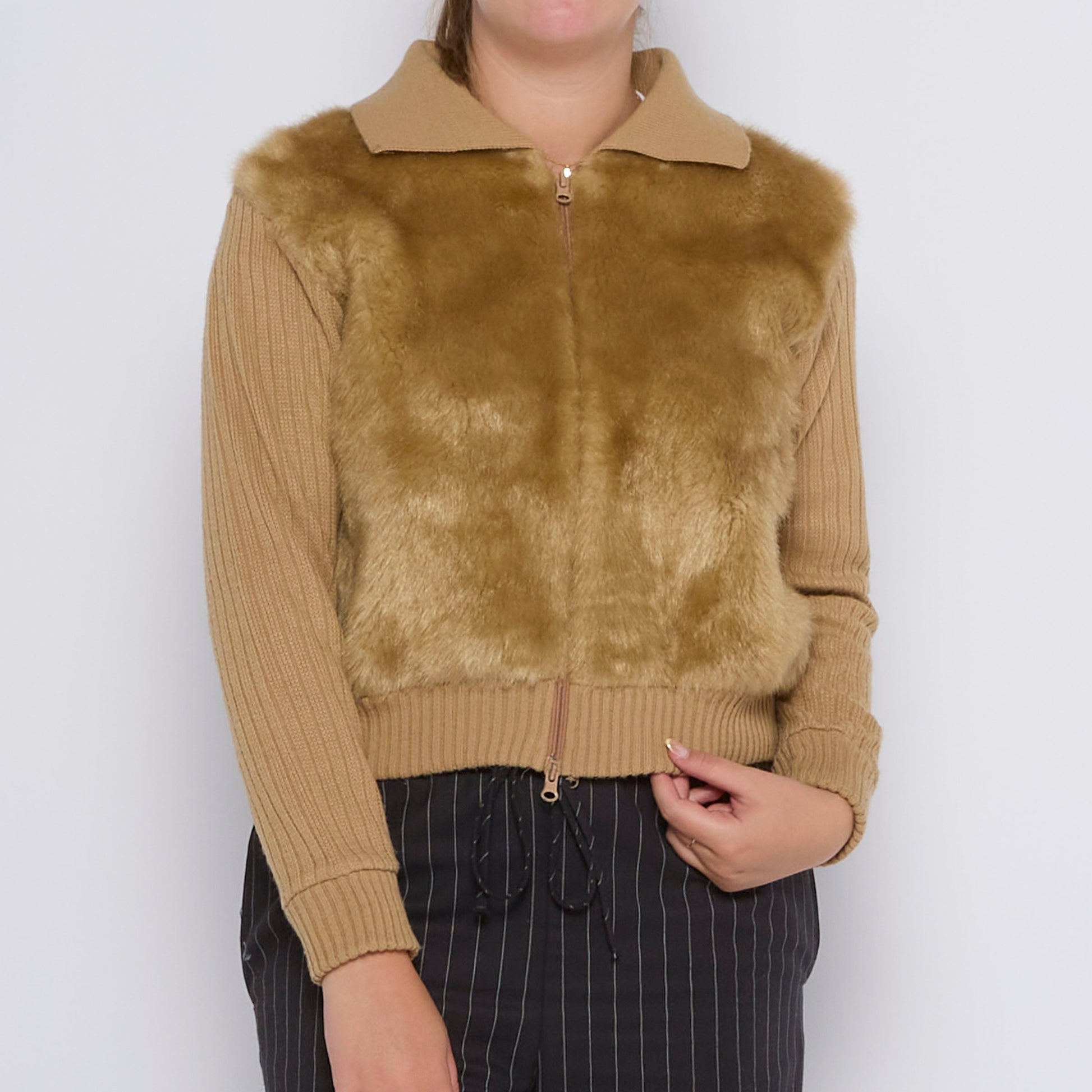 Faux Fur Front Zip-Up Sweater With Ribbed Sleaves - UK 10