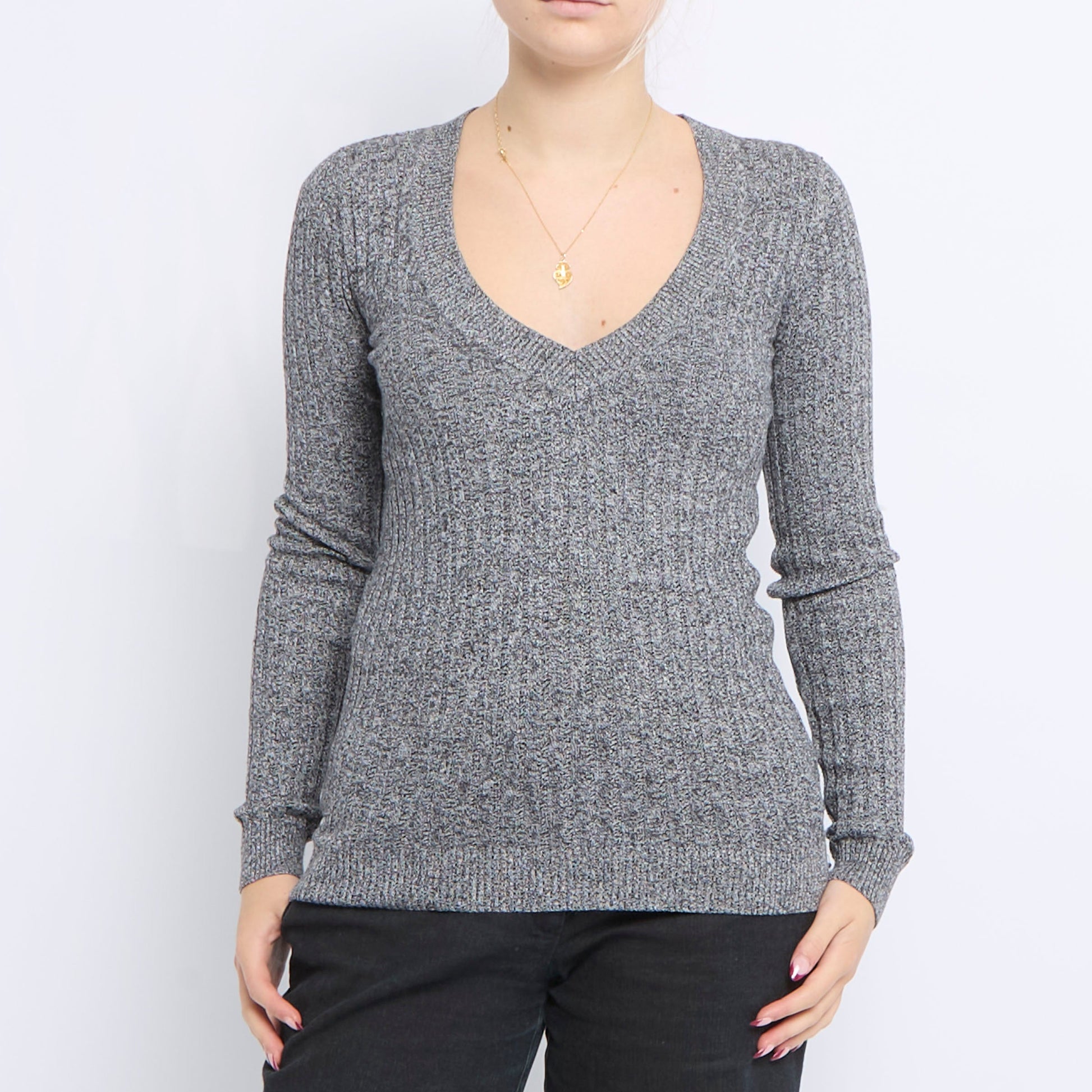 V-Neck Ribbed Knitted Sweater - UK 10