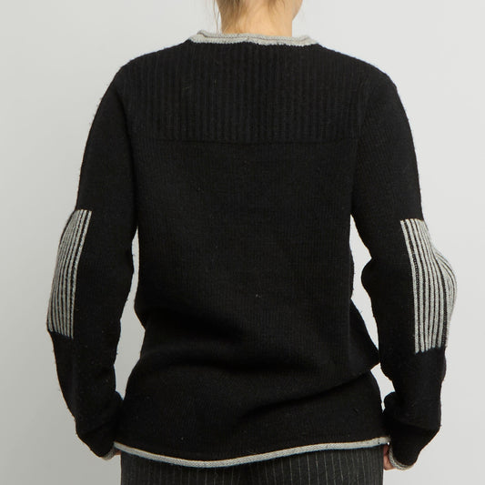 Contrast Hem V-Neck Knitted Jumper - UK 14