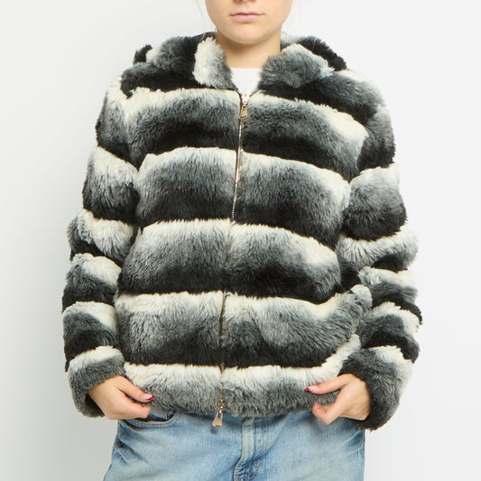 Hooded Three Tone Zip Up Fur - 10