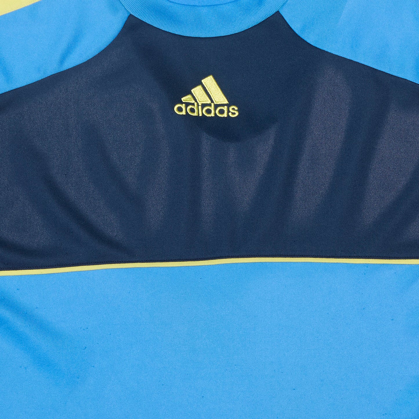 Camiseta deportiva de manga larga con logo bordado de Adidas - XL