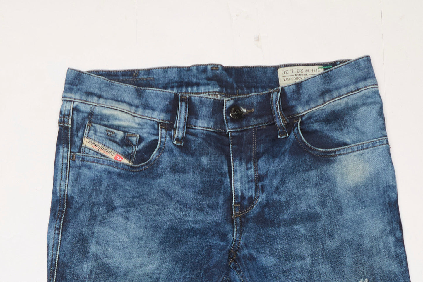 Levis Distressed Jeans - W28" L30"