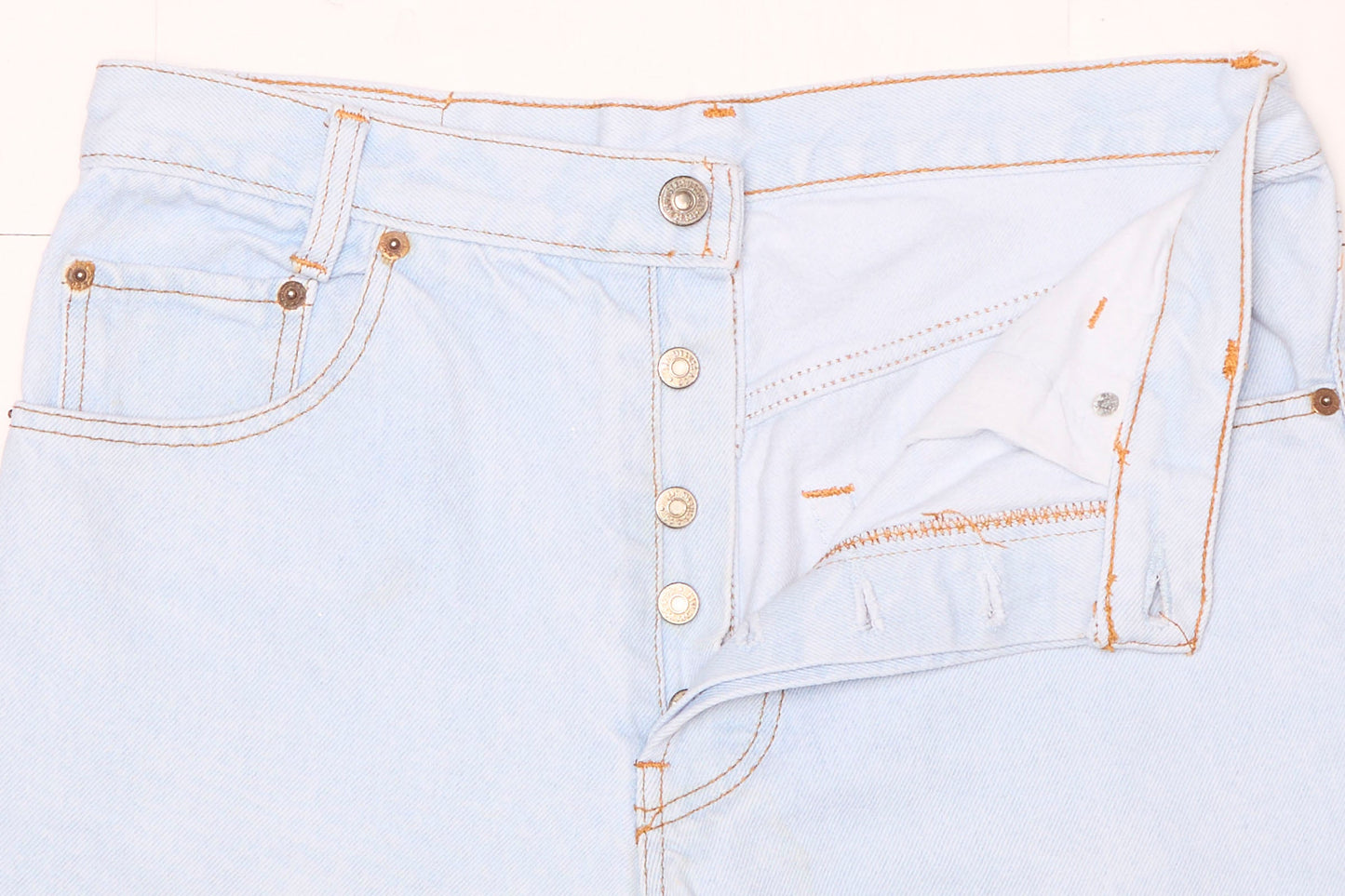 Jeans Levis de corte recto con botones - Ancho 32" Largo 36"